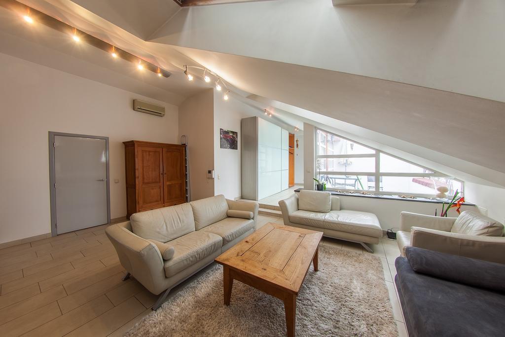 Mansard Apartment Antonovicha 4 Kyiv Exterior photo